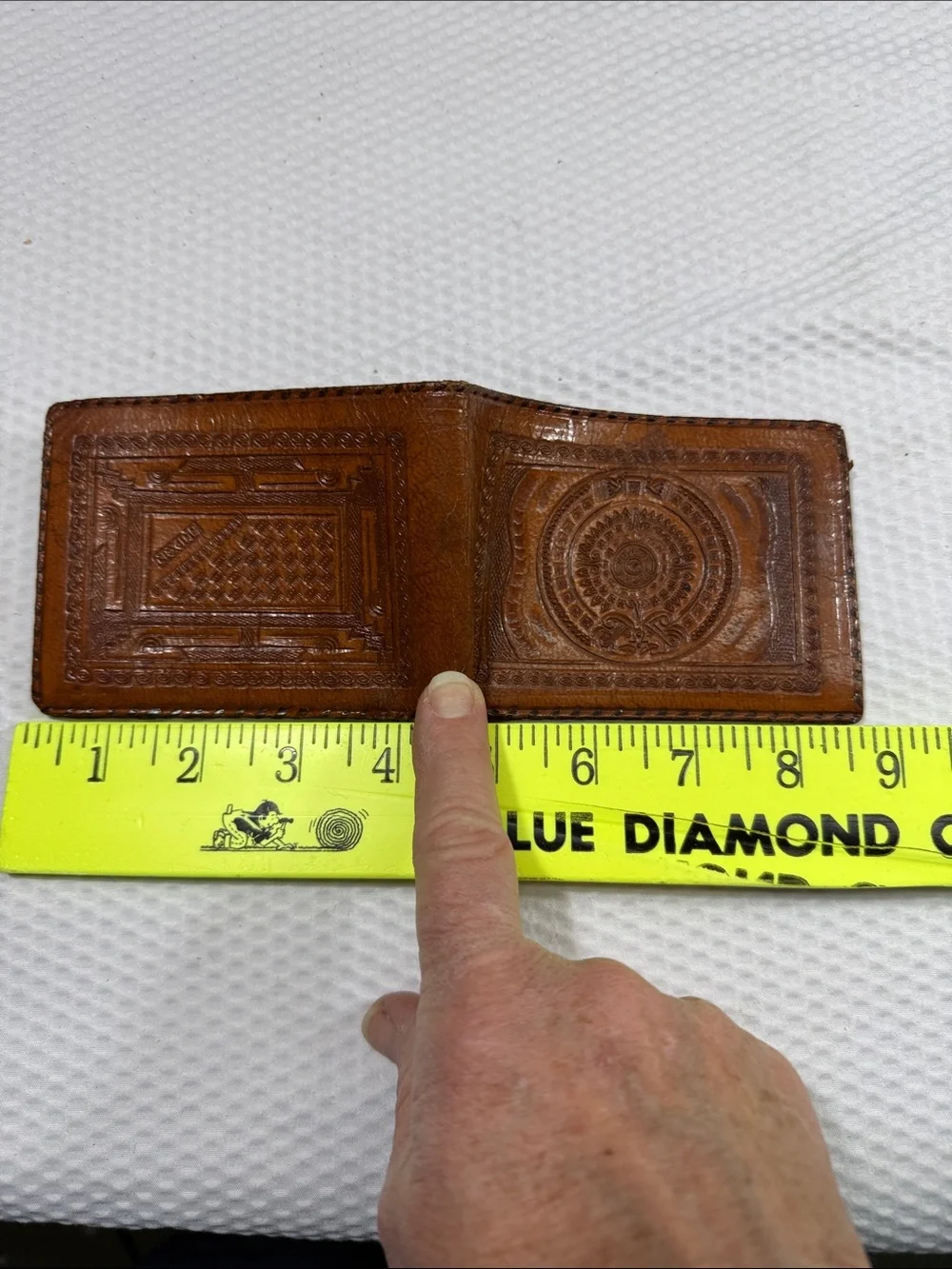 VTG Brown Tooled Leather Men's Bifold Wallet made in Mexico